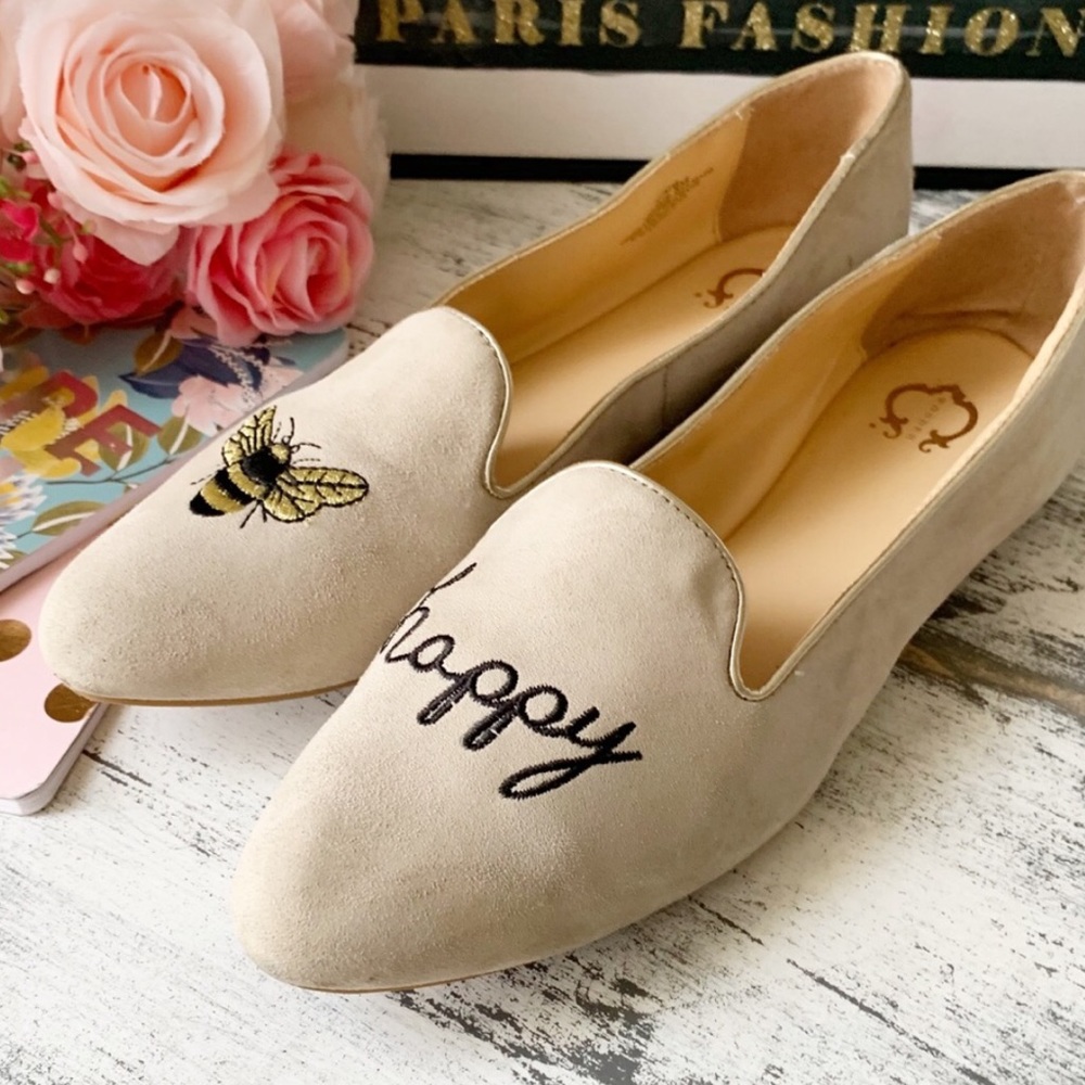 C. Wonder Bee Happy loafer flats sz 8M